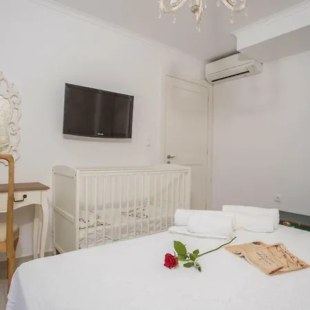 Alexandros Stone House فيلة