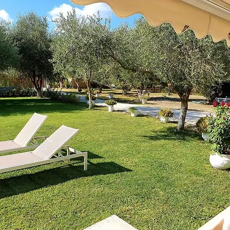 فيلة Alexandros Stone House نيدري